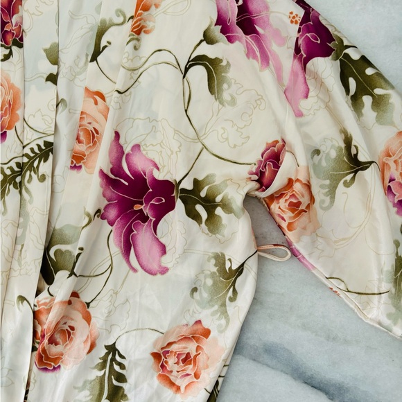 Vintage L.A. Intimates Floral Satin Kimono Robe Size Medium - Picture 3 of 8